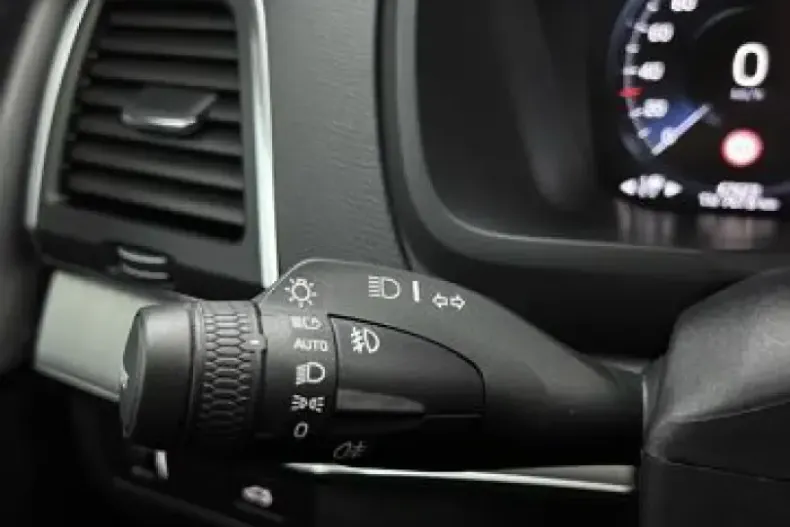 Volvo XC90 din 2020 cu 67.597 km - oferta VOL152549 - foto 18