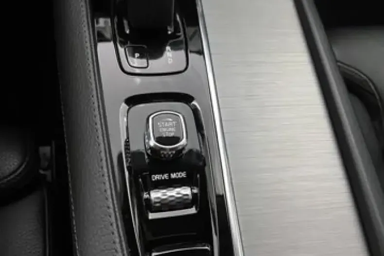 Volvo XC90 din 2020 cu 67.597 km - oferta VOL152549 - foto 20