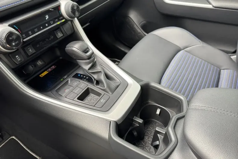 Toyota RAV4 din 2024 cu 15.700 km - oferta TOY152550 - foto 24