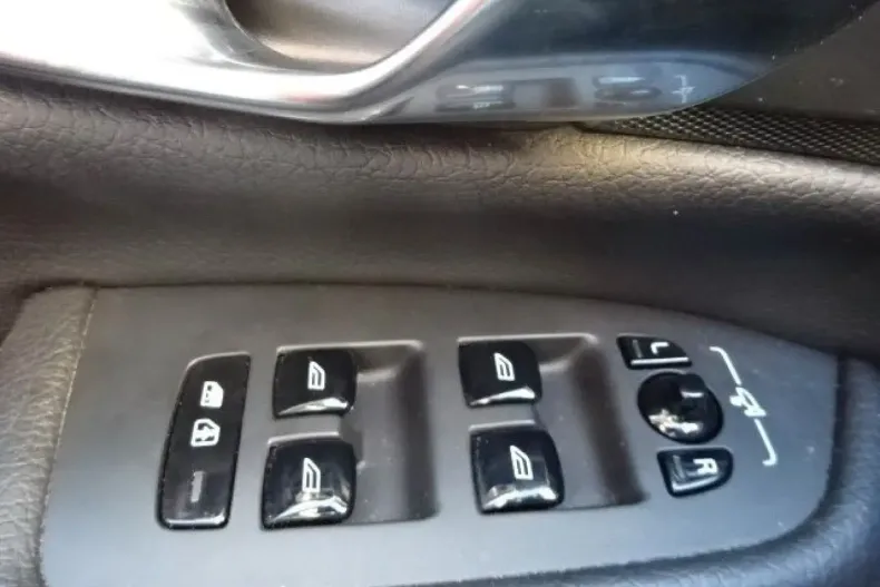 Volvo XC90 din 2021 cu 61.236 km - oferta VOL152553 - foto 14