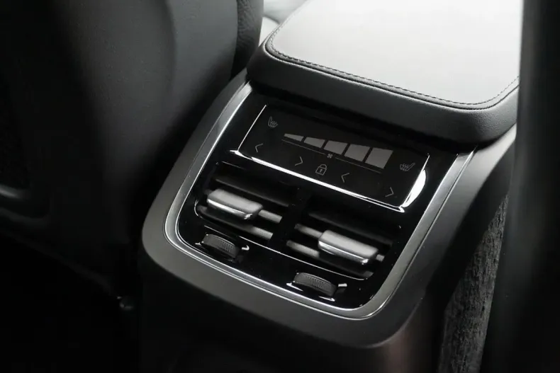 Volvo XC90 din 2024 cu 21.000 km - oferta VOL152563 - foto 9