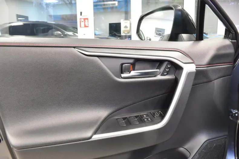 Toyota RAV4 din 2025 cu 0 km - oferta TOY152564 - foto 8