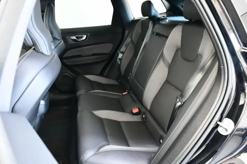 Volvo XC60 din 2023 cu 45.700 km - oferta VOL152565 - foto 18