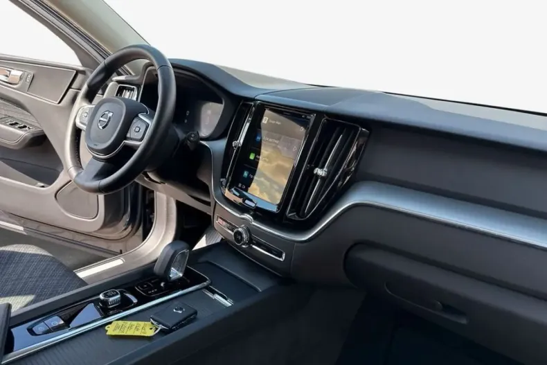 Volvo XC60 din 2024 cu 11.430 km - oferta VOL152566 - foto 6