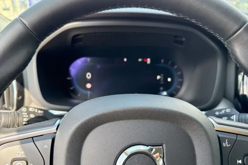 Volvo XC60 din 2024 cu 11.430 km - oferta VOL152566 - foto 7