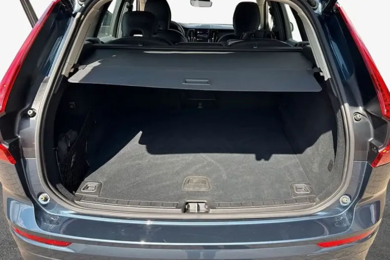 Volvo XC60 din 2024 cu 11.430 km - oferta VOL152566 - foto 11