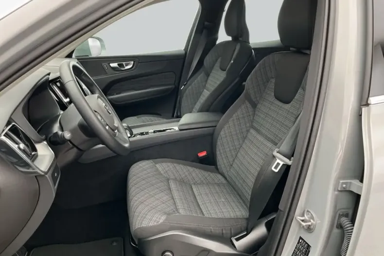 Volvo XC60 din 2024 cu 18.918 km - oferta VOL152568 - foto 6