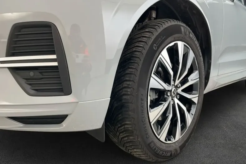 Volvo XC60 din 2024 cu 18.918 km - oferta VOL152568 - foto 19