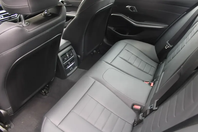 BMW M340i din 2024 cu 5.648 km - oferta BMW152596 - foto 17