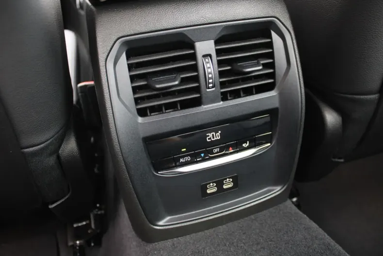 BMW M340i din 2024 cu 5.648 km - oferta BMW152596 - foto 18