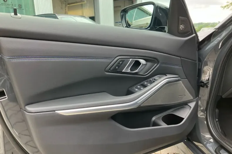 BMW 330 din 2024 cu 22.800 km - oferta BMW152597 - foto 11