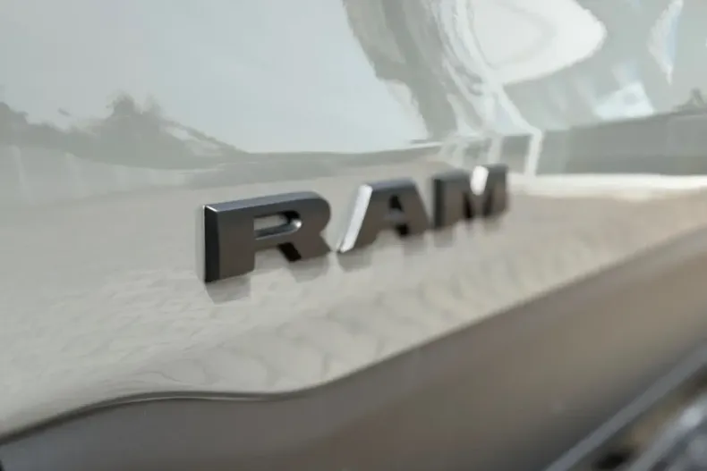 Dodge RAM din 2024 cu 2.500 km - oferta DOD152607 - foto 18