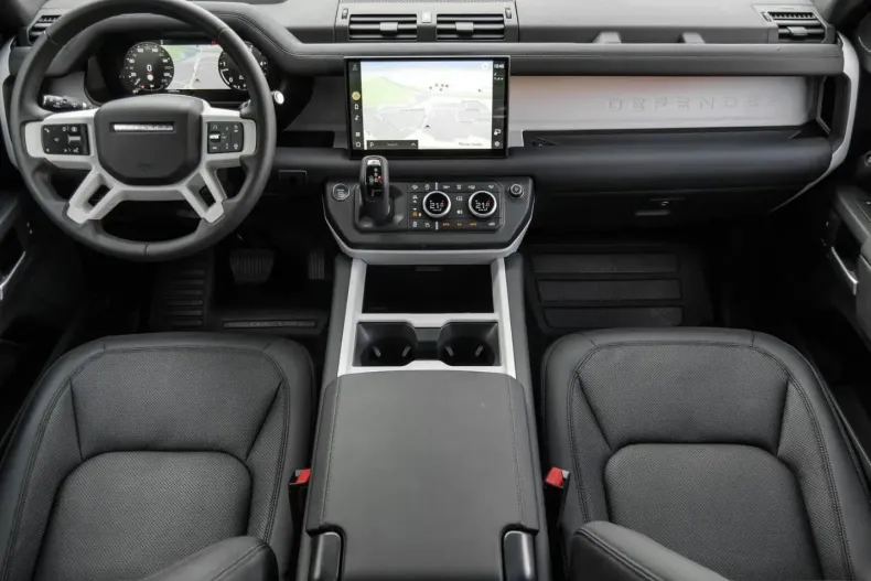 Land Rover Defender din 2025 cu 28.000 km - oferta LAN152614 - foto 4