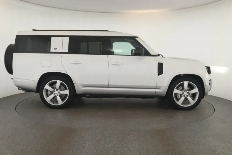 Land Rover Defender din 2023 cu 32.600 km - oferta LAN152616 - foto 4