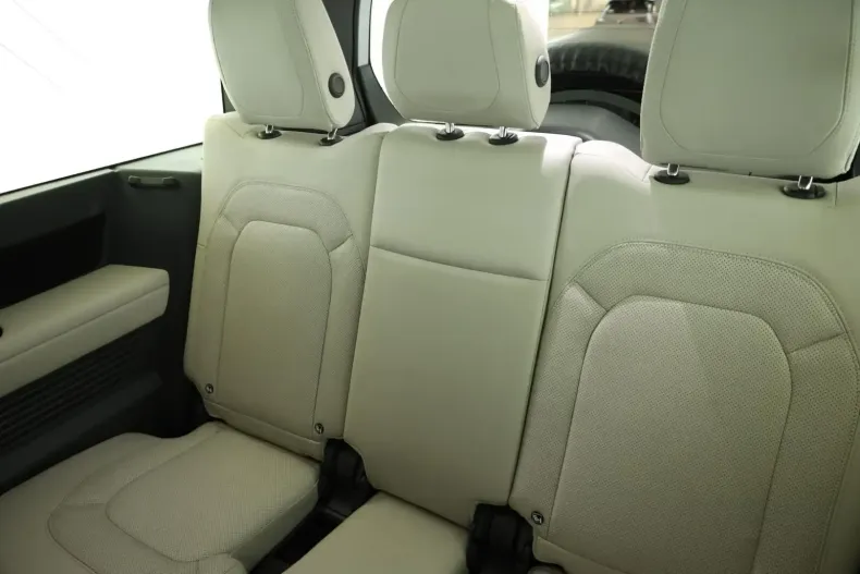 Land Rover Defender din 2023 cu 32.600 km - oferta LAN152616 - foto 12