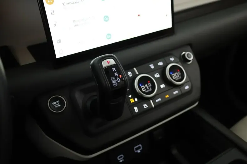 Land Rover Defender din 2023 cu 32.600 km - oferta LAN152616 - foto 20