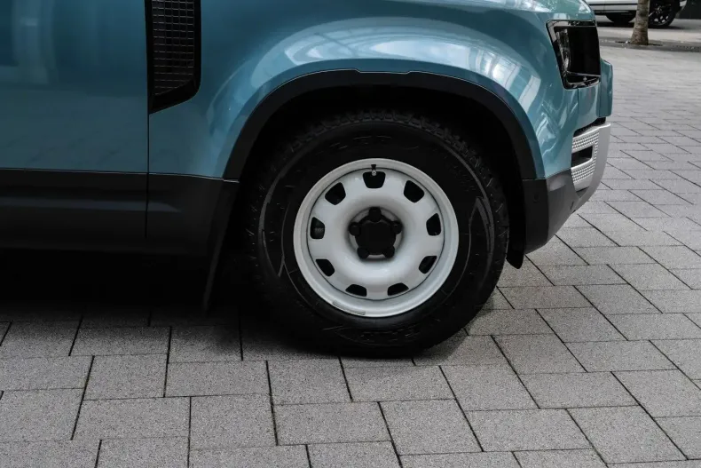 Land Rover Defender din 2024 cu 17.490 km - oferta LAN152617 - foto 16