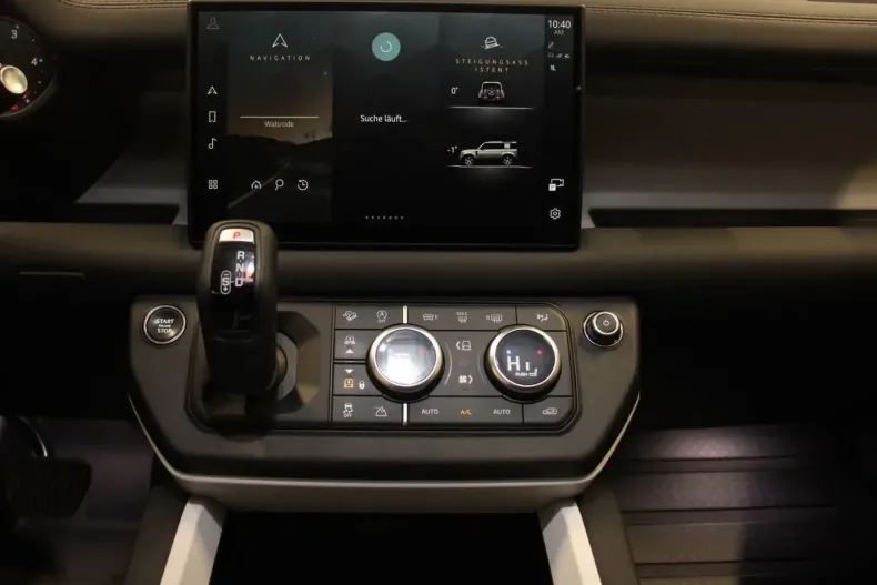 Land Rover Defender din 2024 cu 37.900 km - oferta LAN152618 - foto 8