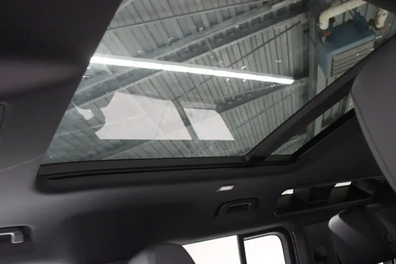 Land Rover Defender din 2024 cu 37.900 km - oferta LAN152618 - foto 10