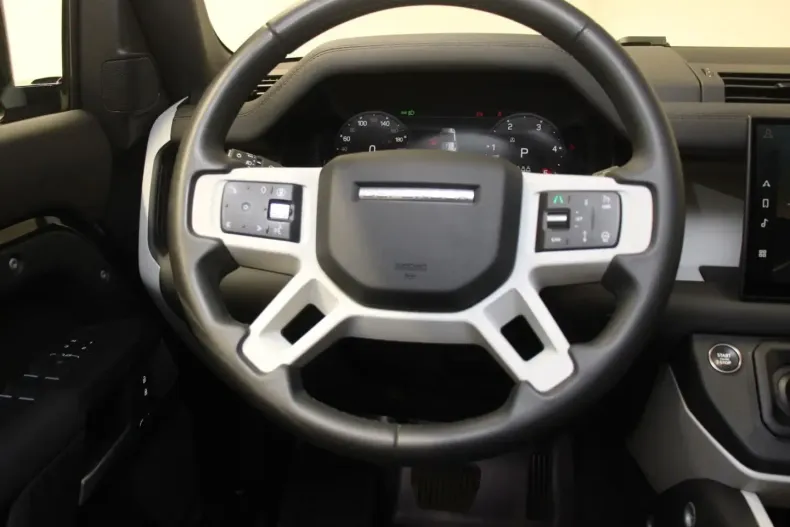 Land Rover Defender din 2024 cu 37.900 km - oferta LAN152618 - foto 19