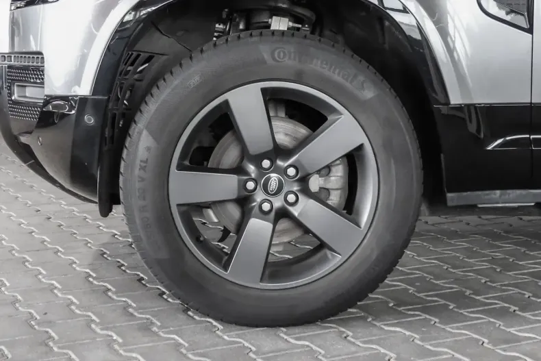 Land Rover Defender din 2023 cu 30.376 km - oferta LAN152620 - foto 9