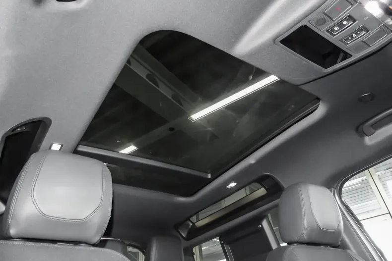 Land Rover Defender din 2023 cu 30.376 km - oferta LAN152620 - foto 16