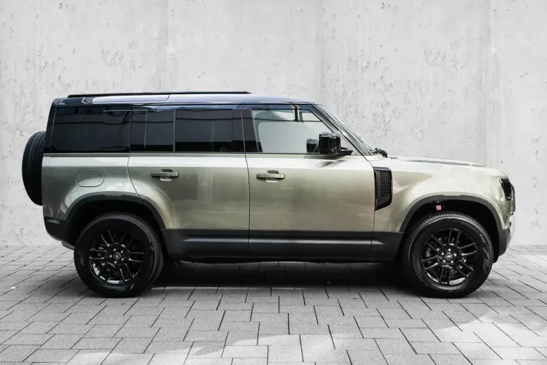 Land Rover Defender din 2025 cu 12.988 km - oferta LAN152621 - foto 7