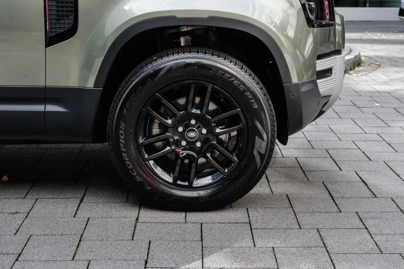 Land Rover Defender din 2025 cu 12.988 km - oferta LAN152621 - foto 10