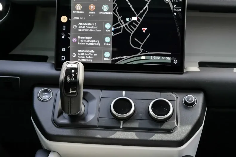 Land Rover Defender din 2025 cu 12.988 km - oferta LAN152621 - foto 11