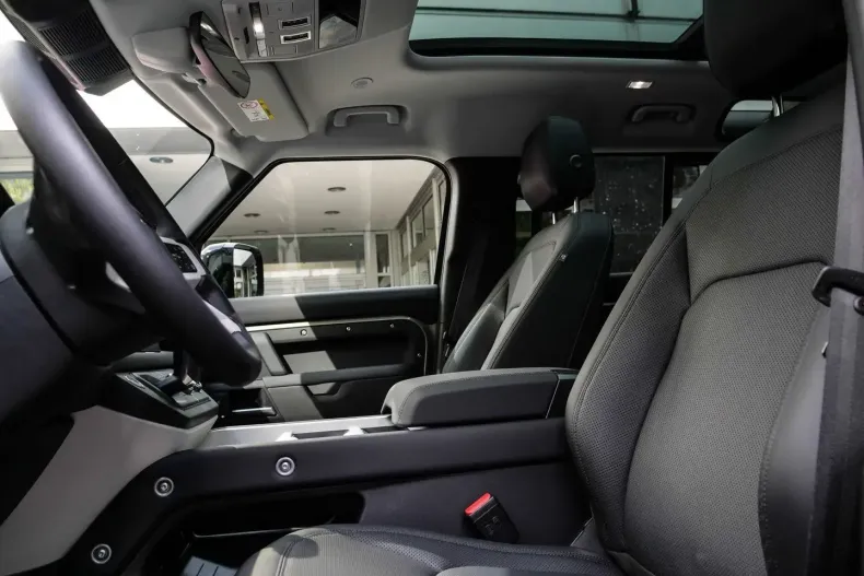 Land Rover Defender din 2025 cu 12.988 km - oferta LAN152621 - foto 14