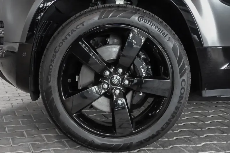 Land Rover Defender din 2023 cu 46.972 km - oferta LAN152623 - foto 8