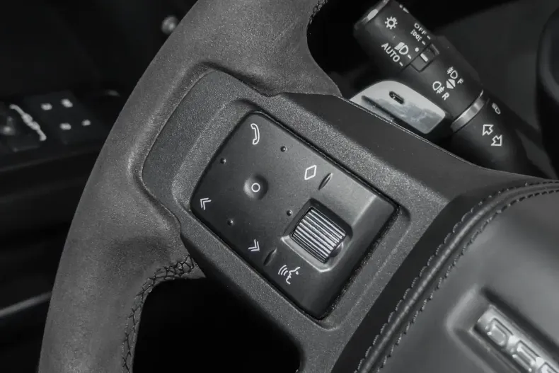 Land Rover Defender din 2023 cu 46.972 km - oferta LAN152623 - foto 22