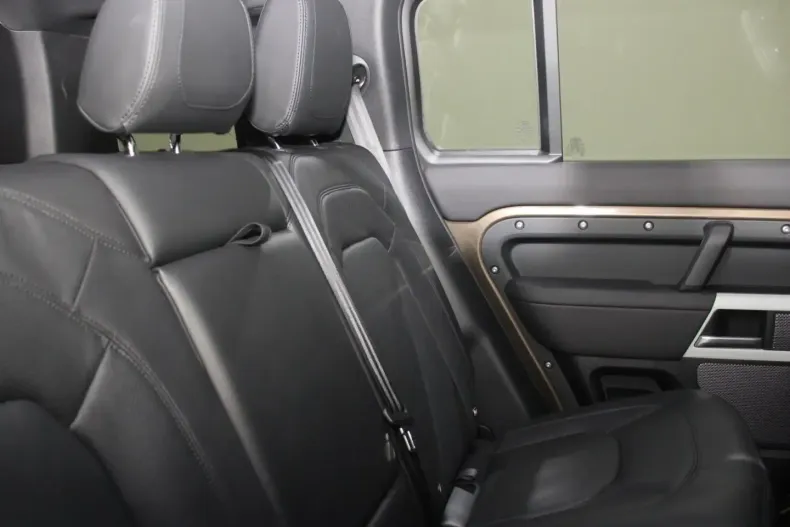 Land Rover Defender din 2024 cu 47.000 km - oferta LAN152624 - foto 8