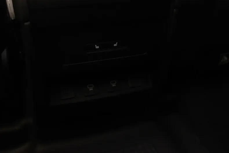 Land Rover Defender din 2024 cu 47.000 km - oferta LAN152624 - foto 15