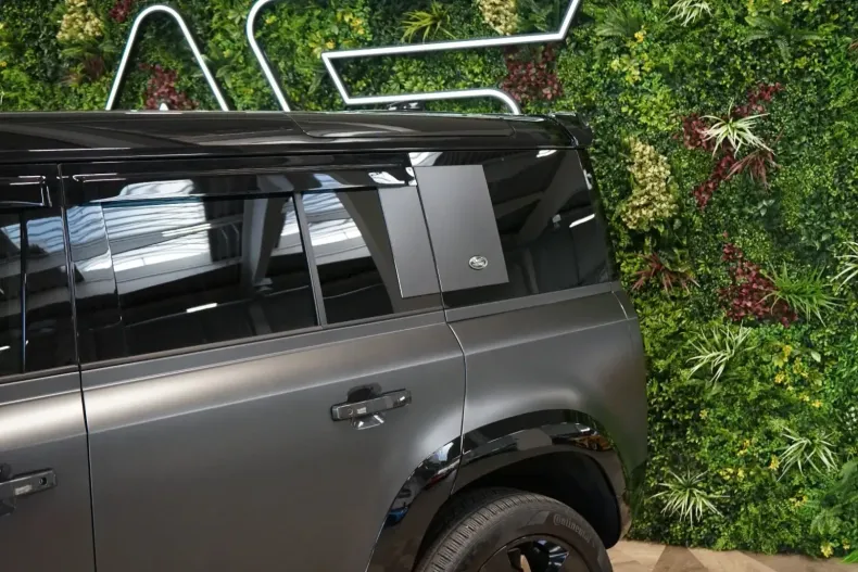 Land Rover Defender din 2023 cu 42.190 km - oferta LAN152625 - foto 7