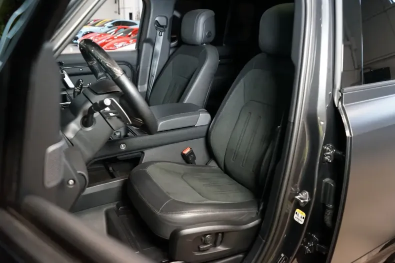 Land Rover Defender din 2023 cu 42.190 km - oferta LAN152625 - foto 15