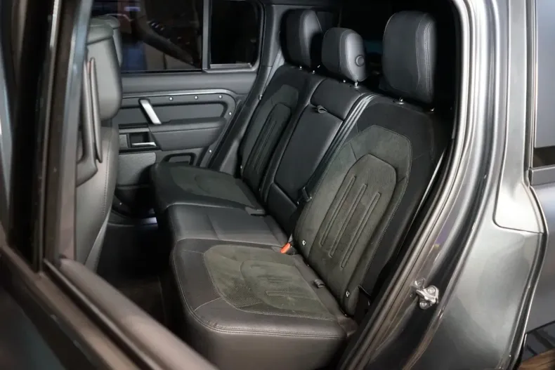 Land Rover Defender din 2023 cu 42.190 km - oferta LAN152625 - foto 17