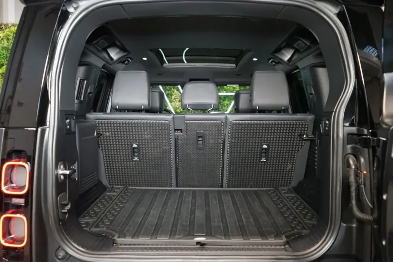 Land Rover Defender din 2023 cu 42.190 km - oferta LAN152625 - foto 18