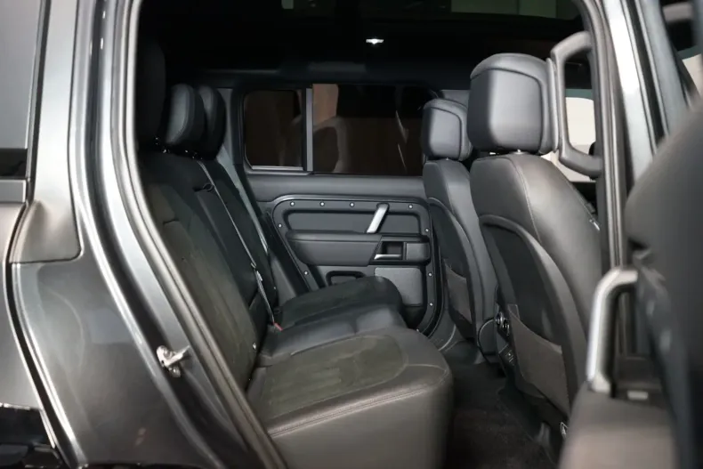 Land Rover Defender din 2023 cu 42.190 km - oferta LAN152625 - foto 20