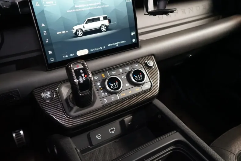 Land Rover Defender din 2023 cu 42.190 km - oferta LAN152625 - foto 29