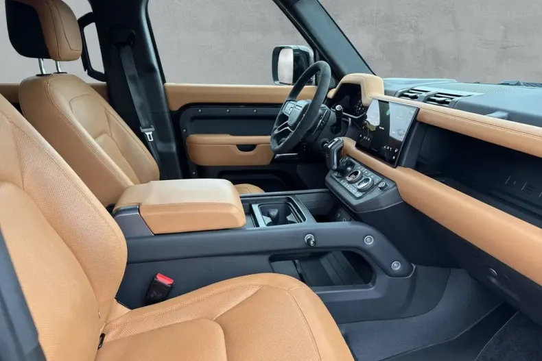 Land Rover Defender din 2023 cu 46.000 km - oferta LAN152627 - foto 3