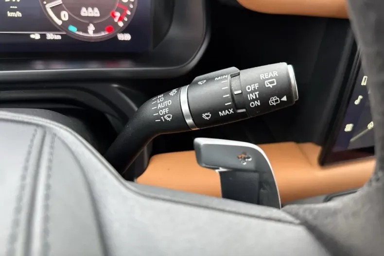 Land Rover Defender din 2023 cu 46.000 km - oferta LAN152627 - foto 19