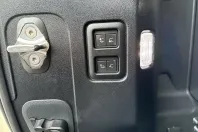 Land Rover Defender din 2023 cu 46.000 km - oferta LAN152627 - foto 30