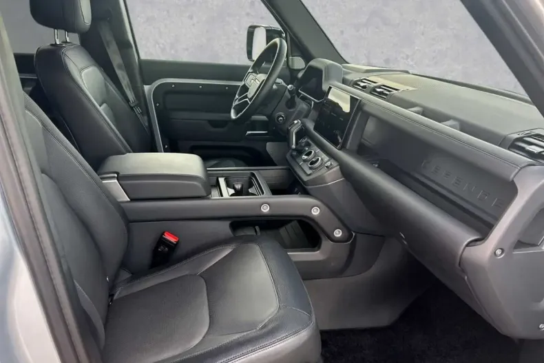 Land Rover Defender din 2023 cu 32.900 km - oferta LAN152628 - foto 7