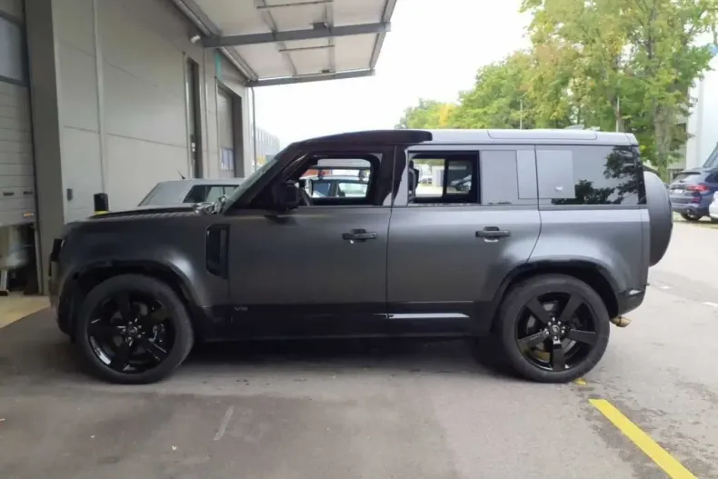 Land Rover Defender din 2023 cu 40.000 km - oferta LAN152630 - foto 3