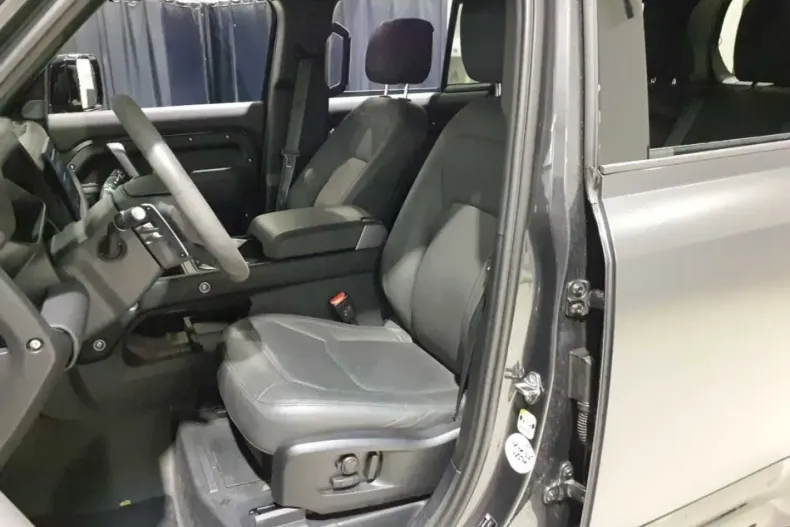 Land Rover Defender din 2023 cu 40.000 km - oferta LAN152630 - foto 6