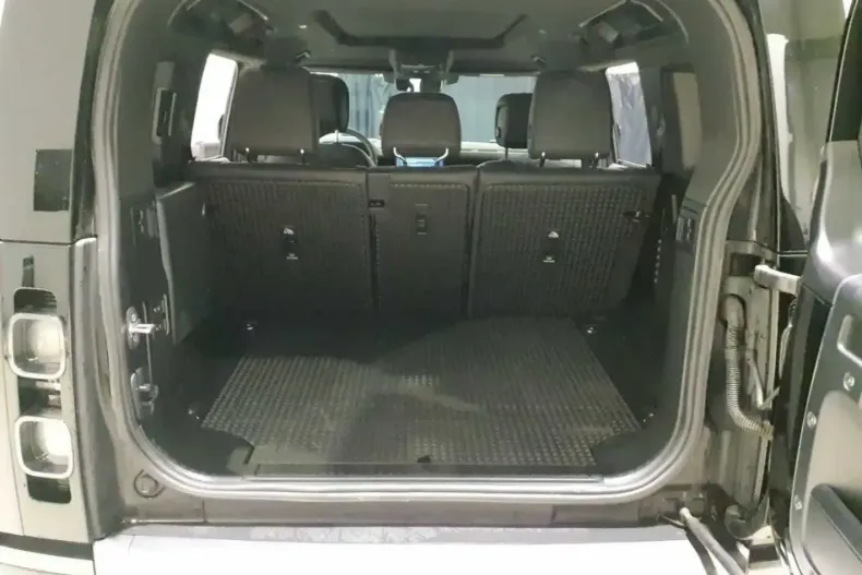 Land Rover Defender din 2023 cu 40.000 km - oferta LAN152630 - foto 8