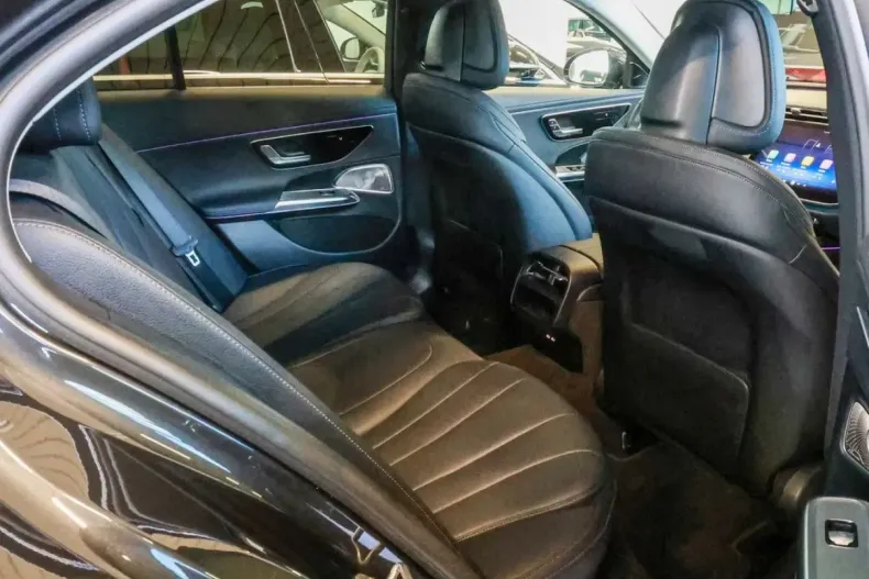 Mercedes-Benz E 300 din 2024 cu 34.843 km - oferta MER152637 - foto 6