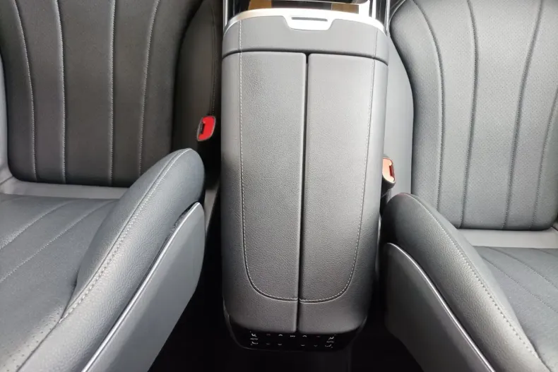 Mercedes-Benz EQE din 2022 cu 63.533 km - oferta MER152654 - foto 12