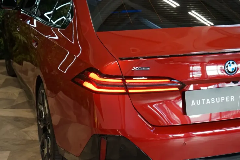 BMW 550 din 2024 cu 21.170 km - oferta BMW152658 - foto 9